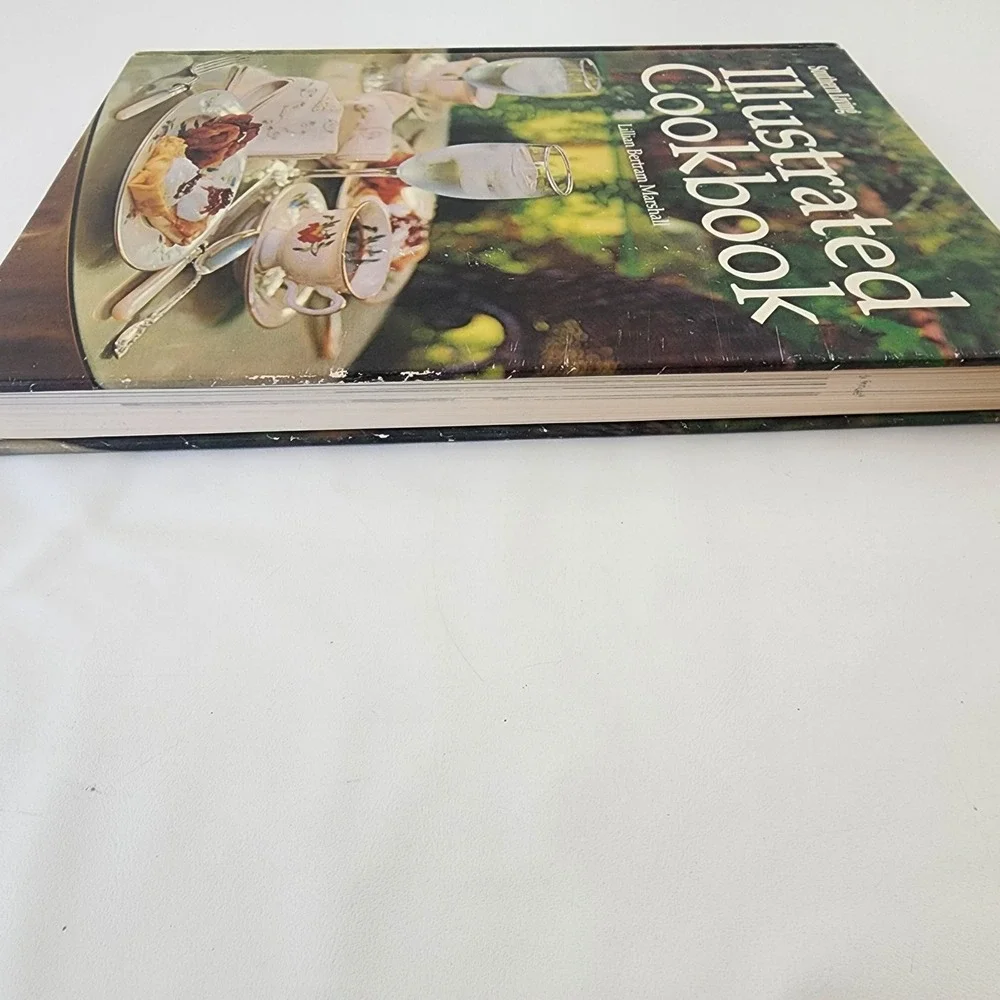 SOUTHERN LIVING ILLUSTRATED COOKBOOK MARSHALL‎ 1976 HB RECIPES